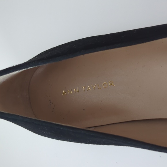 Ann Taylor Black Suede Pointed Ballet Flats - Size 8 - Picture 2 of 6